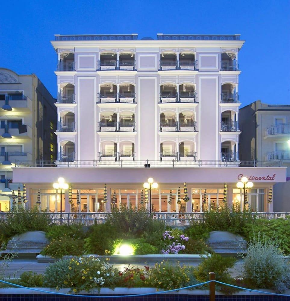 Hotel Continental カットーリカ エクステリア 写真