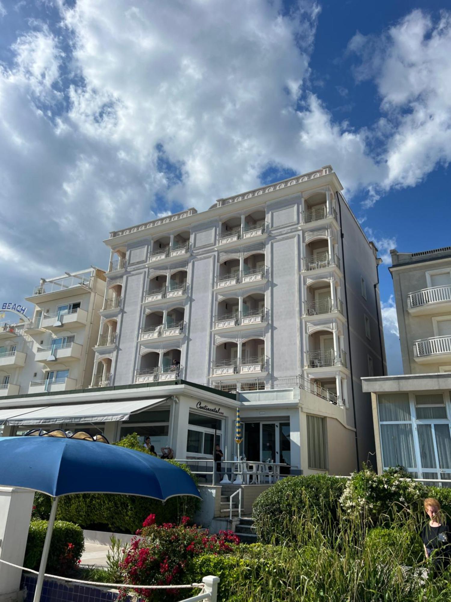 Hotel Continental カットーリカ エクステリア 写真